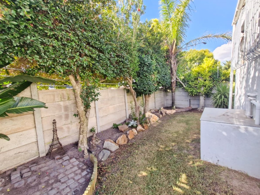2 Bedroom Property for Sale in Protea Village Western Cape